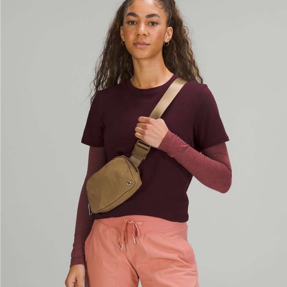 Lululemon Everywhere Belt Bag 2L - Picture 1 of 5